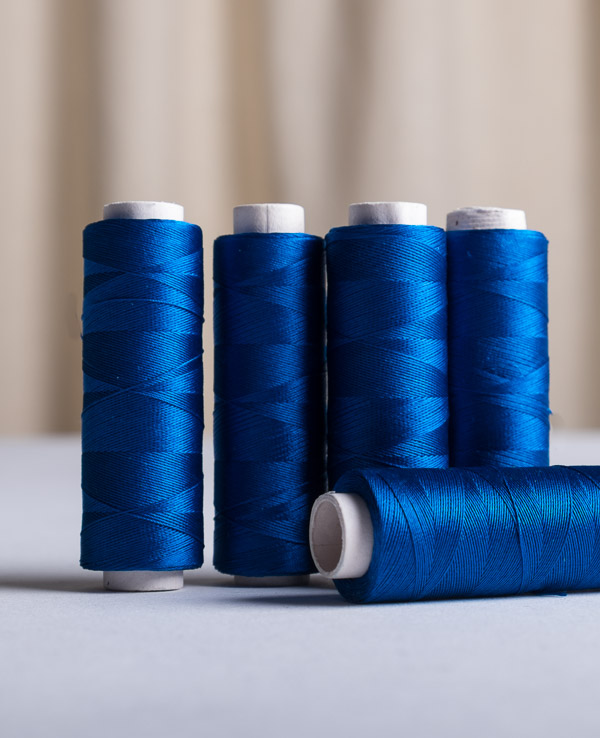 Pure silk sewing thread 200 yards Electric blue - Beautiful Silks